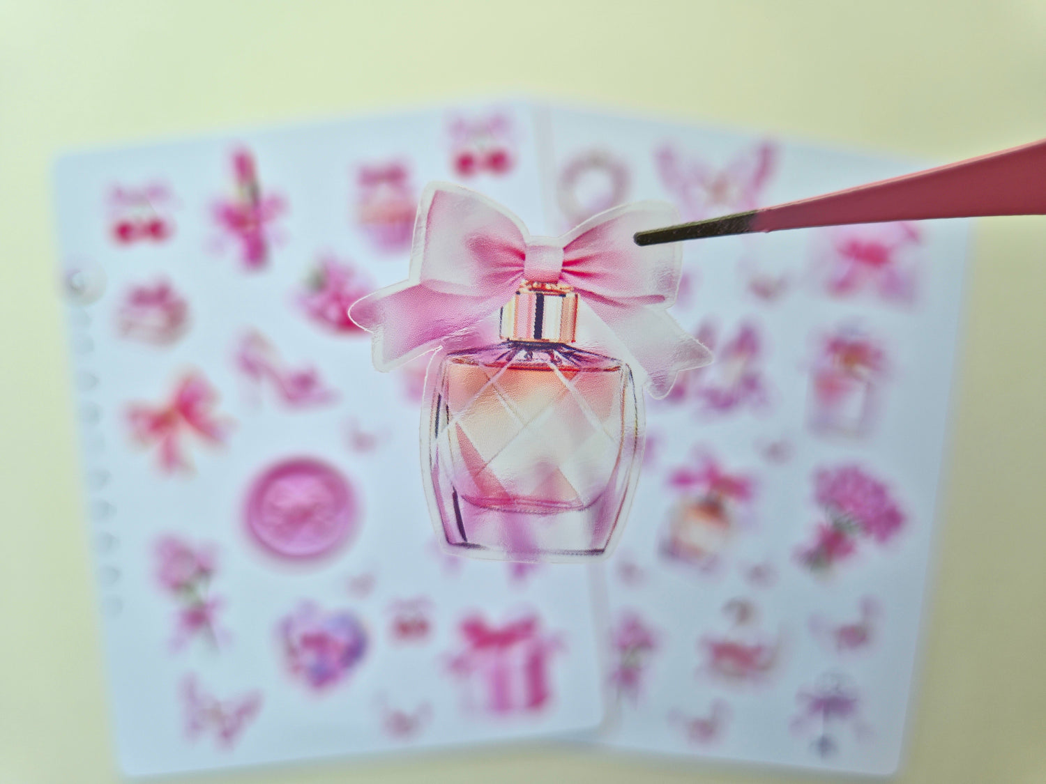 Handgemachte Sticker in zartem Pastellrosa
