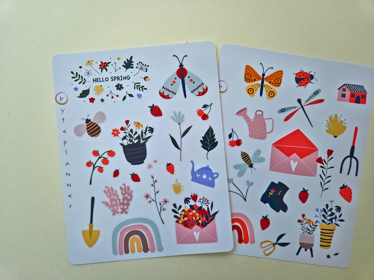Frühlingssticker mit Insekten, Blumen & Gartenmotiven