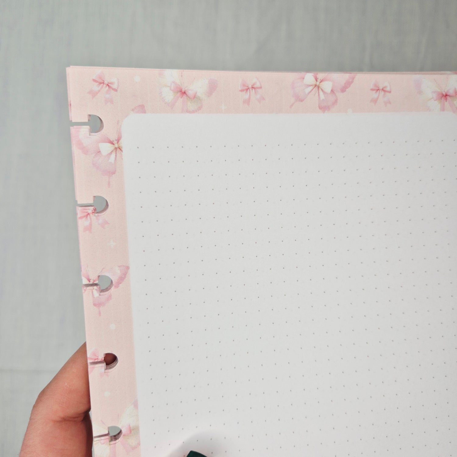Notizeinlagen mit zartem Schmetterling-Design