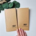 Jahresplaner 2027 – Wochenkalender in 2 Heften | A5 oder Standard Traveller’s Journal
