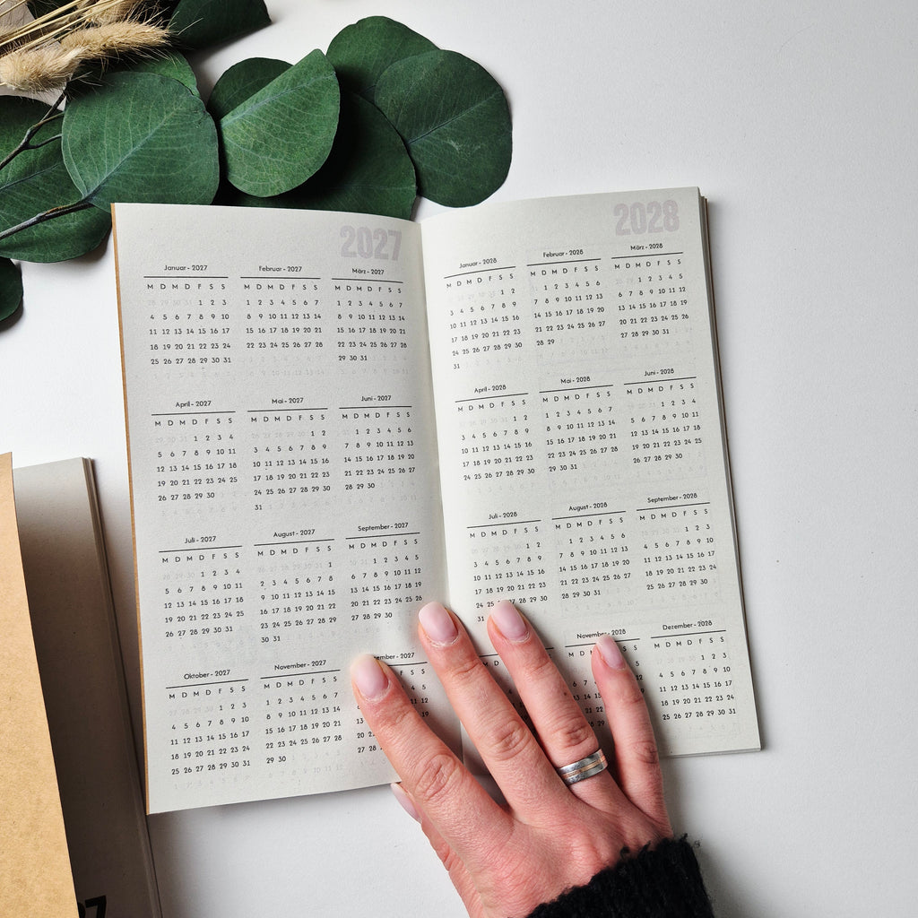 Jahresplaner 2027 – Wochenkalender in 2 Heften | A5 oder Standard Traveller’s Journal