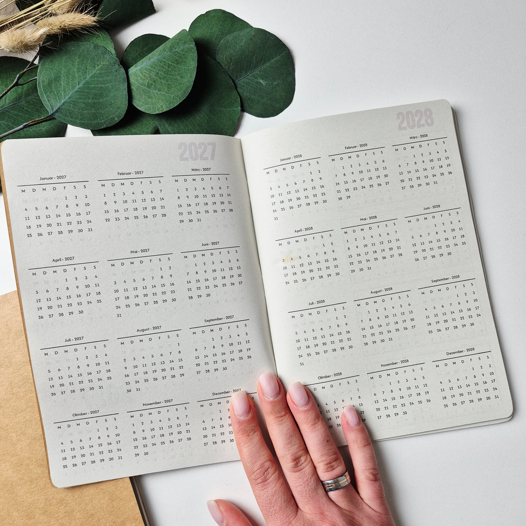 Jahresplaner 2027 – Wochenkalender in 2 Heften | A5 oder Standard Traveller’s Journal
