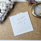 Weihnachtskarte mit Schneekugel-Motiv und Anhänger