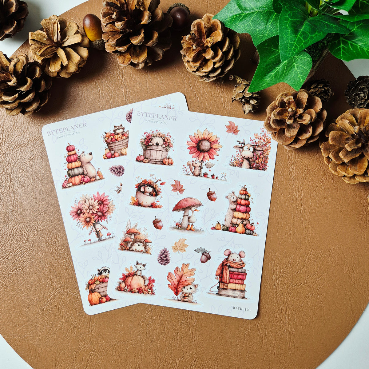 Herbst Sticker Set – niedliche Waldtiere, Kürbisse und Blätter, 2 Stickerbögen für Planer & Bullet Journal