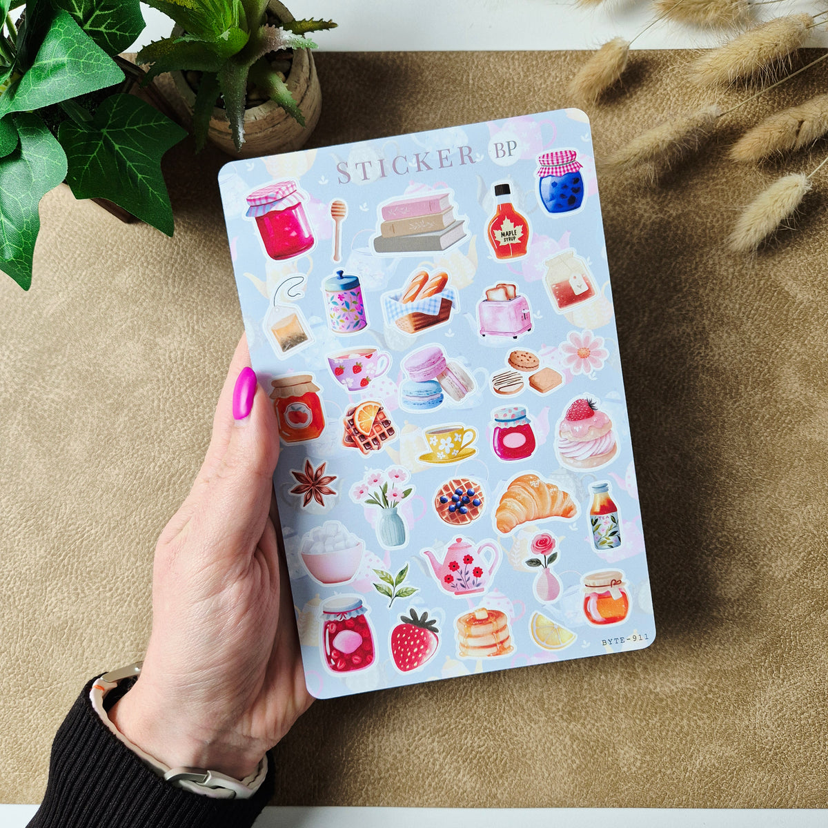 Stickerbogen Frühstück & Tee – Gebäck, Blumen und Bücher in Pastell