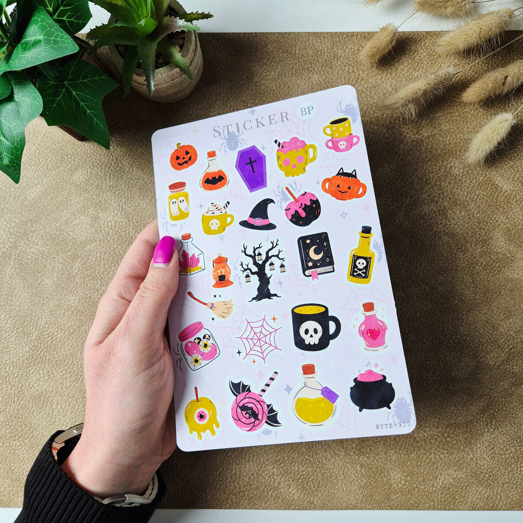 Halloween-Stickerbogen mit Kürbissen und Hexenmotiven