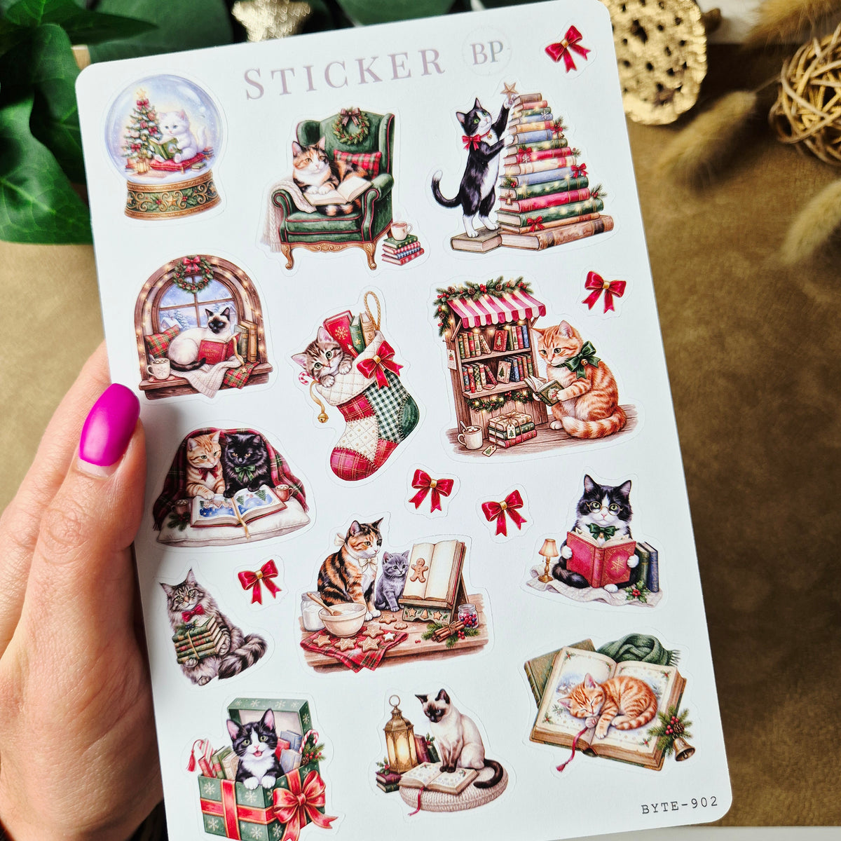 Weihnachtssticker mit Katzen und Büchern – Vintage-Stickerbogen für Journals