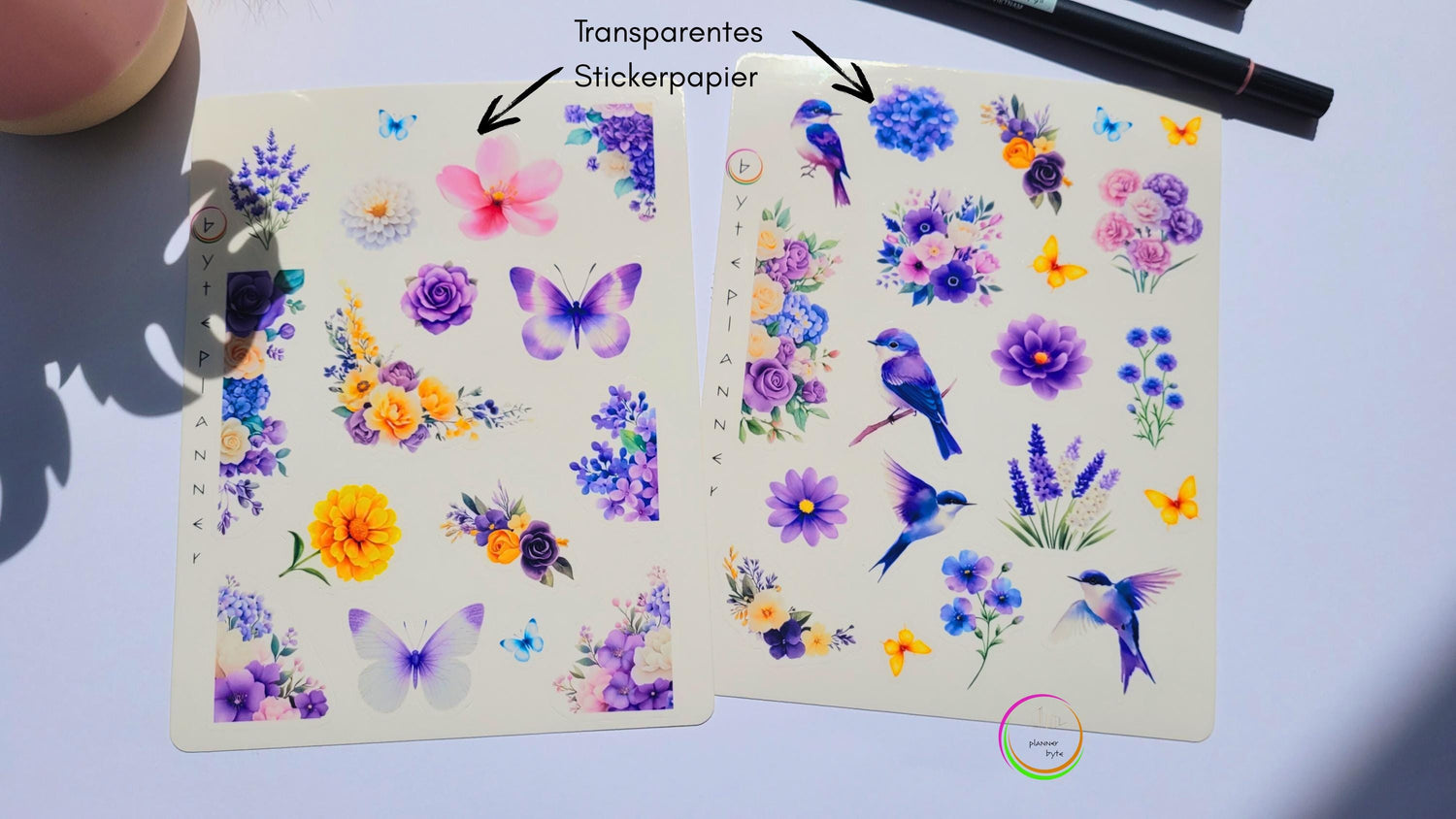 Florale Sticker mit Lila Birds
