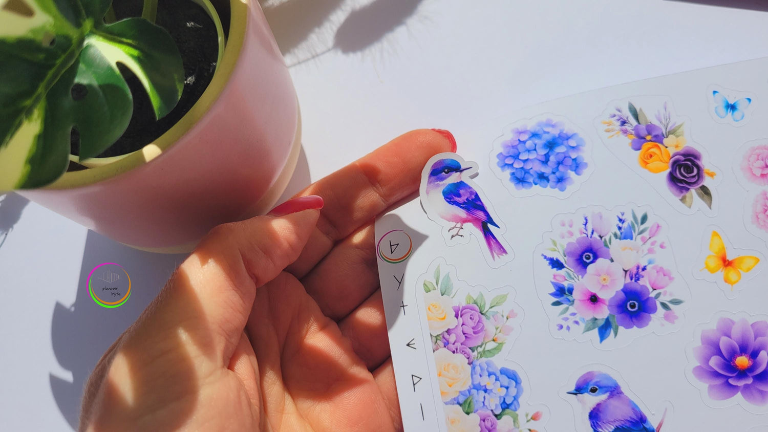 Florale Sticker mit Lila Birds