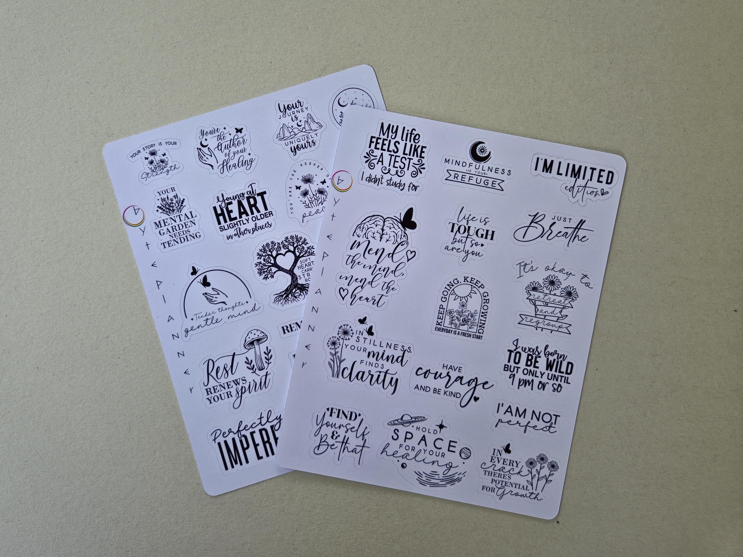 Inspirierende Stickerbogen mit Zitaten –  Minimalistisch & Motivierend