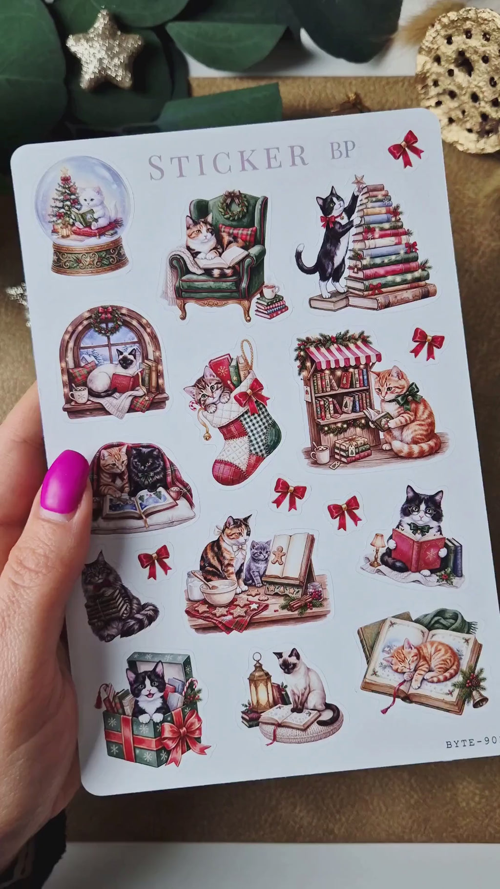 Weihnachtssticker mit Katzen und Büchern – Vintage-Stickerbogen für Journals